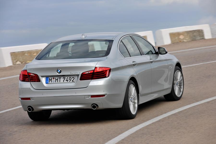  BMW 535i Sedan Luxury Line (F10) 2013 года  (фото 16 из 40)